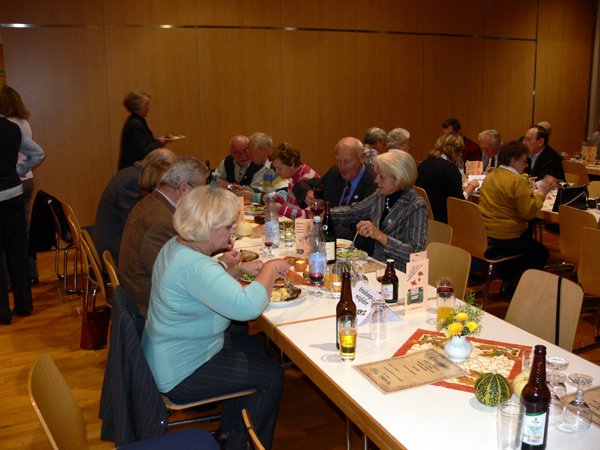 DSC00043alle-am-essen